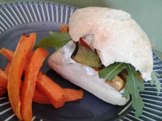 Burger revisité et frites de patates douces